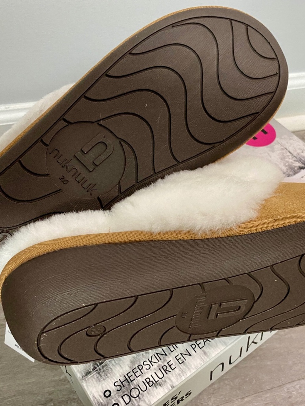 Ladies Nuknuuk Slippers Size 11 Suede Sheepskin NEW with Tags & Box - Picture 10 of 14